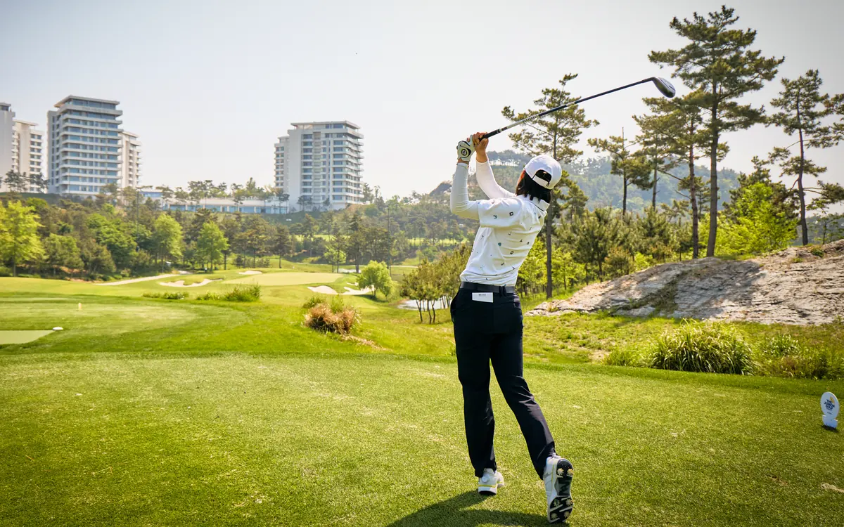 Junior golfer playing a championship course